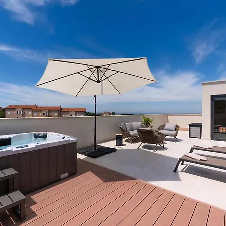Σπίτι διακοπών Luxurioese Perla Mit Pool Und Jacuzzi *