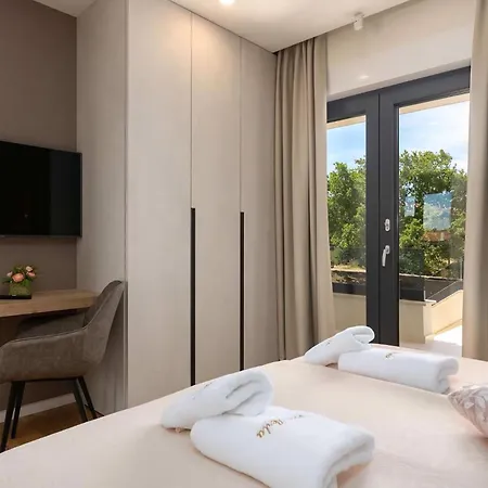 Luxurioese Perla Mit Pool Und Jacuzzi *